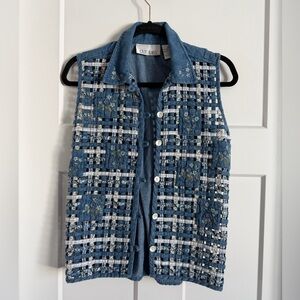 Vintage 90s cottagecore dainty denim vest size medium
